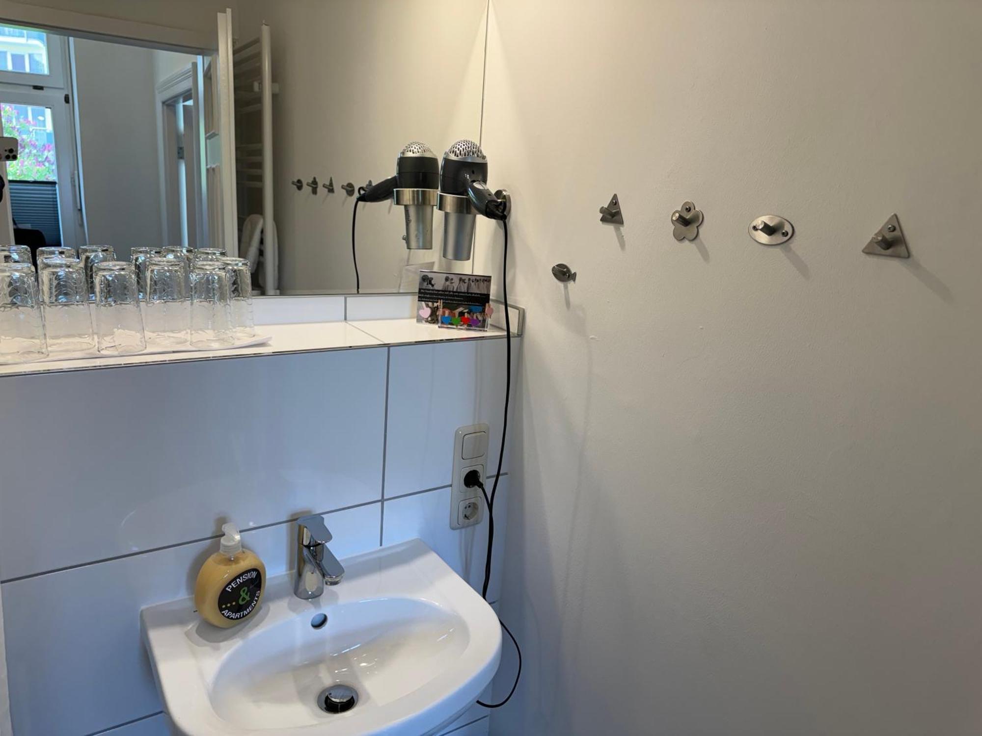 H&H Apartment Im Herzen Von Greifswald Zentral In Der Langen Reihe エクステリア 写真
