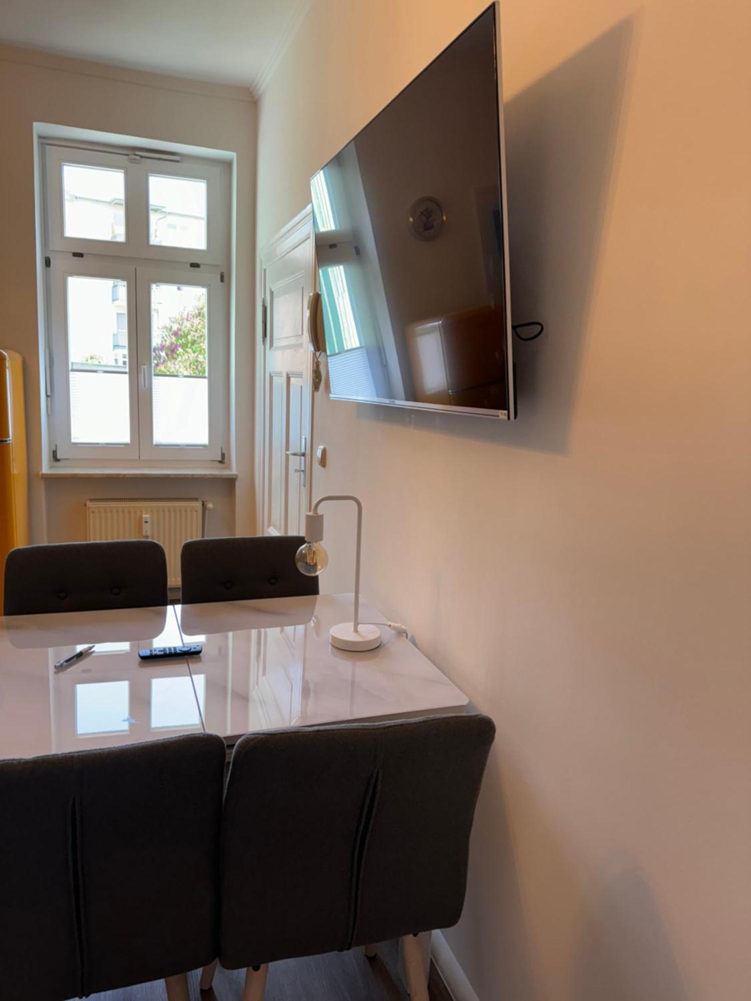 H&H Apartment Im Herzen Von Greifswald Zentral In Der Langen Reihe エクステリア 写真